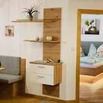 Almtalhotel In דירה 4*