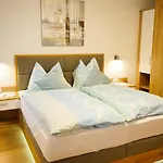 Almtalhotel In דירה
