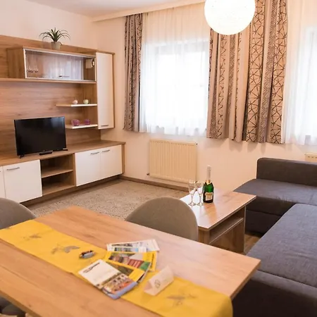 Almtalhotel Apartment *