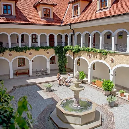 Almtalhotel In Apartamento
