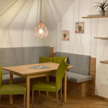Almtalhotel In Apartamento Pettenbach