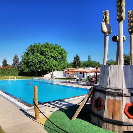 Almtalhotel In Apartamento Pettenbach