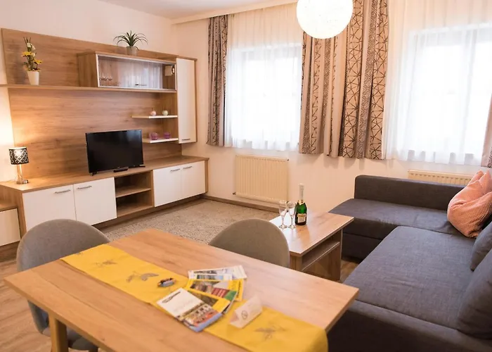 Almtalhotel In アパート 4*