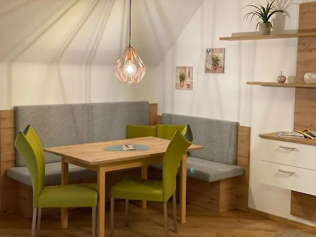 Almtalhotel In Apartman Pettenbach