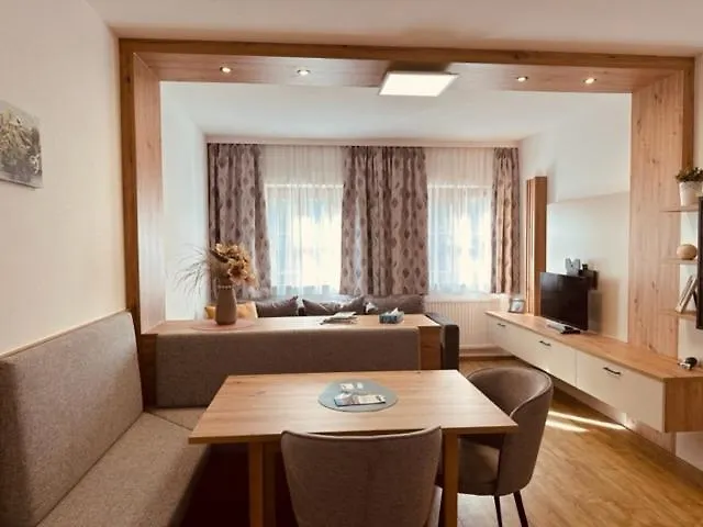 Almtalhotel In アパート Pettenbach