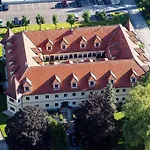 아파트 Almtalhotel In