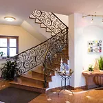 아파트 Almtalhotel In