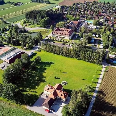 Almtalhotel In Apartamento Pettenbach