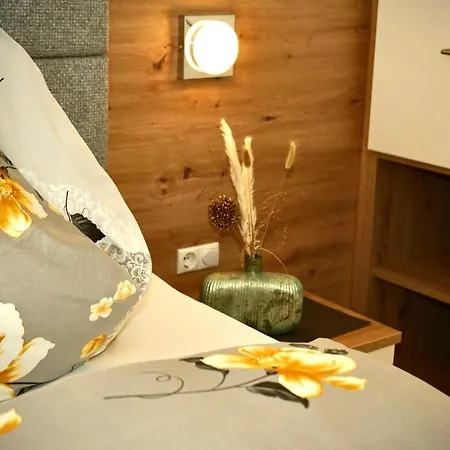 Almtalhotel In 公寓 Pettenbach