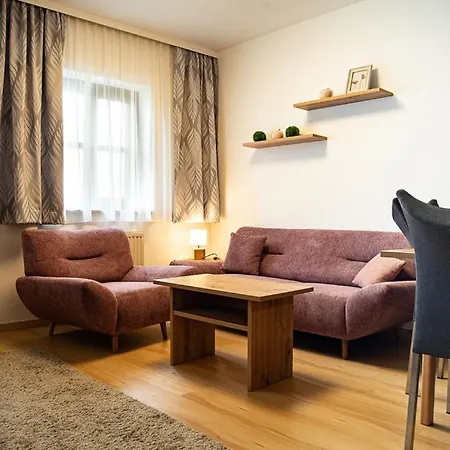 Almtalhotel In Apartamento Pettenbach